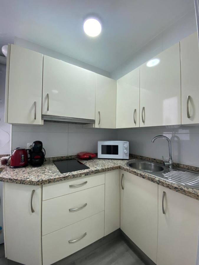 Piso Junto Al Hospital Macarena Apartment Sevilla Bagian luar foto