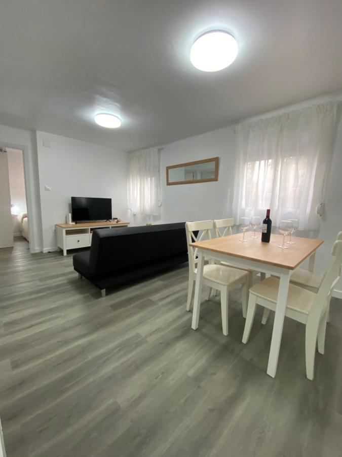 Piso Junto Al Hospital Macarena Apartment Sevilla Bagian luar foto