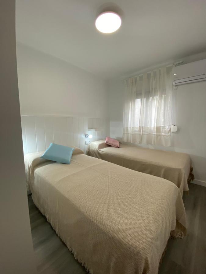 Piso Junto Al Hospital Macarena Apartment Sevilla Bagian luar foto