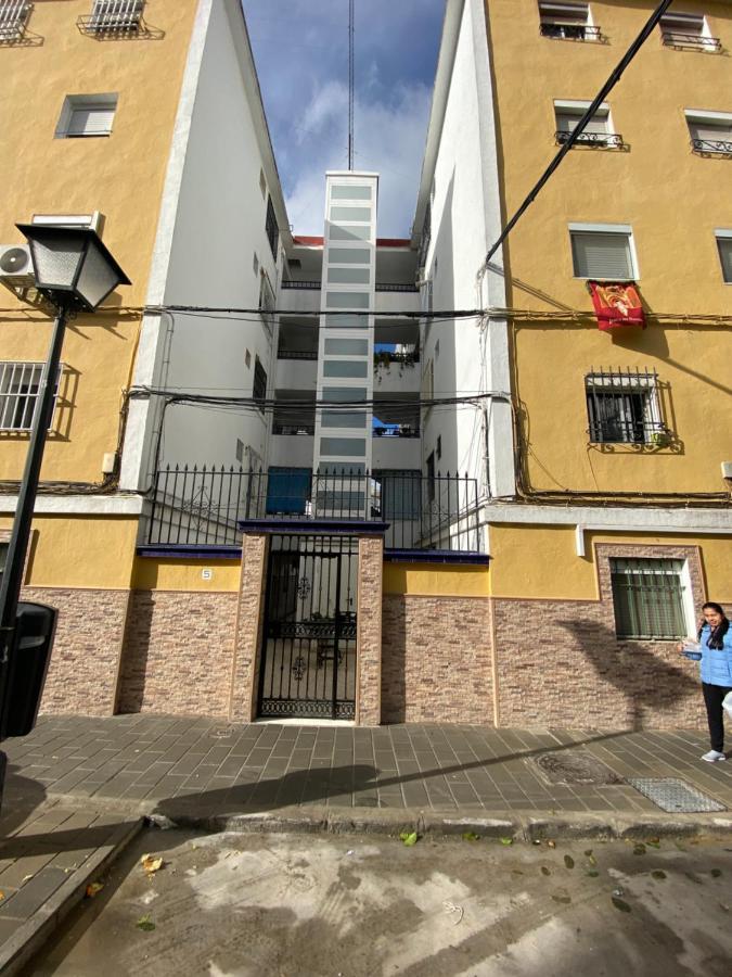 Piso Junto Al Hospital Macarena Apartment Sevilla Bagian luar foto